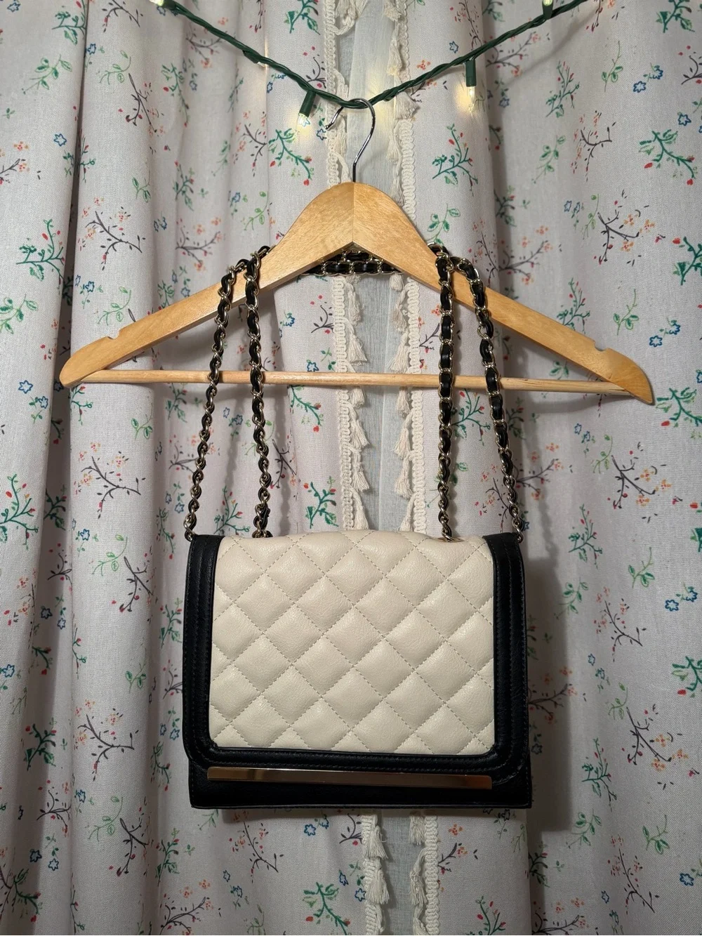 Quilted Two-Tone Chain Shoulder Bag - Cream and Black